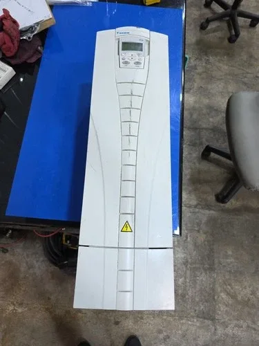 ABB ACH550-UH-097A-4 Frequency converter