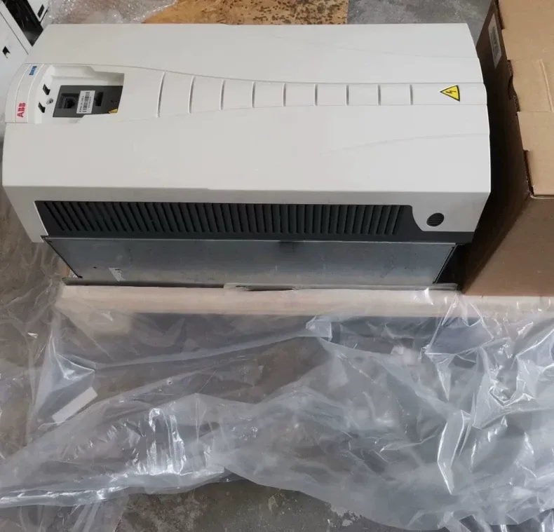 ABB ACH550-UH-125A-4 Frequency converter 2