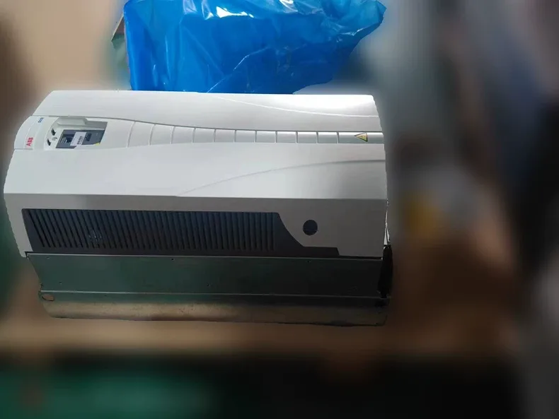 ABB ACH550-UH-157A-4 Frequency converter 4