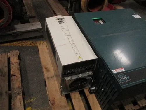 ABB ACH550 AC Drive ACH550-UH-221A-2 75HP * No Keypad *