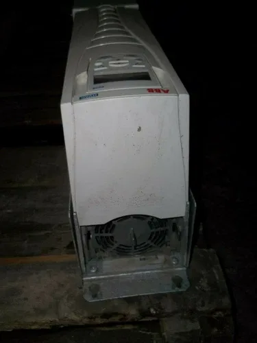 ABB ACH550-VC-023A-4 HVAC DRIVE 15HP 3PH 48-63HZ 380-480 VAC 5KA (23) 4