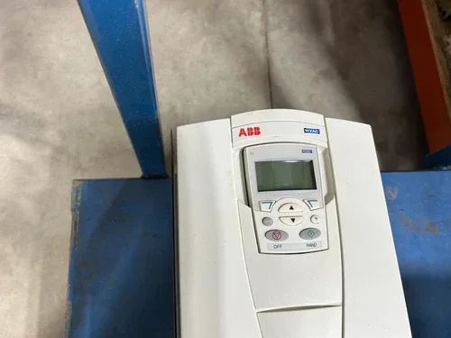 ABB ACH550-VCR-072A-4+F267 VFD Drive 50HP 4