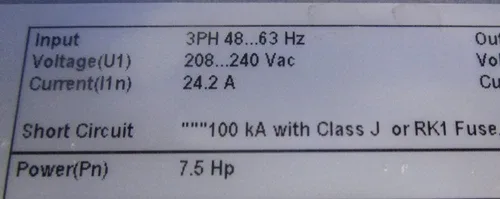 ABB AC VFD ACH550-VDR-024A-2+K452 with O TOP KEYPAD 7.5HP 24.2A 208-240VAC 3PH 1 Y 3