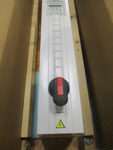 ABB ACH550-VDR-06A6-2+F267 AC Drive 208VAC ACX550-U0-06A6-2+P901 1.5HP 6.6A 4