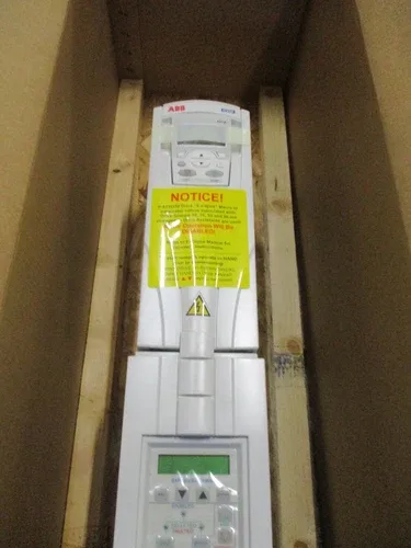 ABB ACH550-VDR-06A6-2+F267 AC Drive 208VAC ACX550-U0-06A6-2+P901 1.5HP 6.6A 3