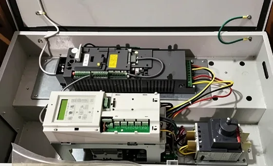 ABB ACH550-BCR-015A-4+B055 ACH550 AC HVAC DRIVE 10HP 7.5KW 380-480V 15.4A 3