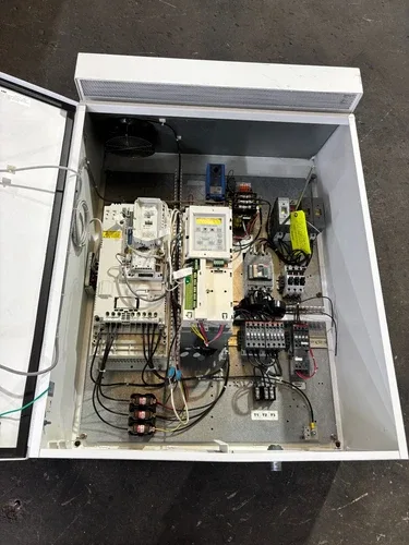 ABB / ACH580-BFR-027A-4+B058+P902 / 20 HP / 480V / Variable Frequency Drive 2
