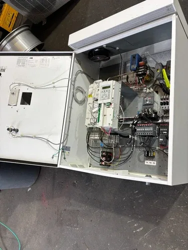 ABB / ACH580-BFR-027A-4+B058+P902 / 20 HP / 480V / Variable Frequency Drive 3