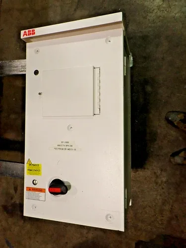 ABB Enclosed VFD AC Drive ACH580-PCR-02A1-4 +B058 3 Phase 480v 2.1A VFD492 4