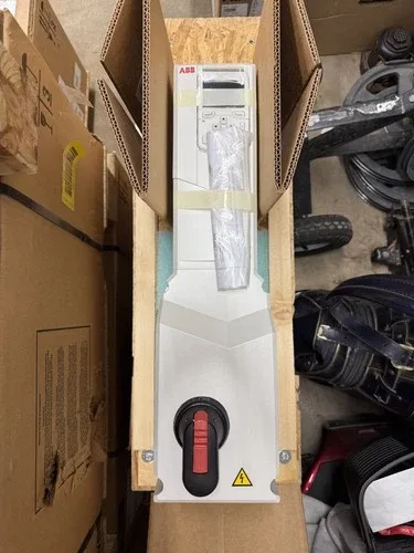 ABB ACH580-PDR-014A-4 VFD with disconnect 10 Hp 14 A 460 V 2