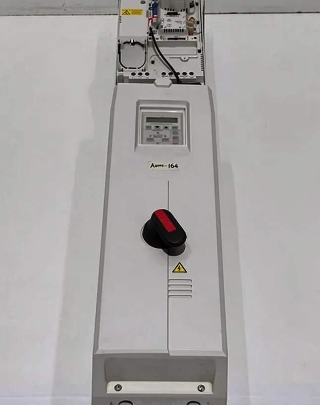 ABB AC DRIVE ACH580-VCR-032A-6+F267 30HP 32A 600VAC AVM 164