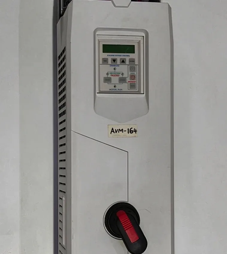 ABB AC DRIVE ACH580-VCR-032A-6+F267 30HP 32A 600VAC AVM 164 4