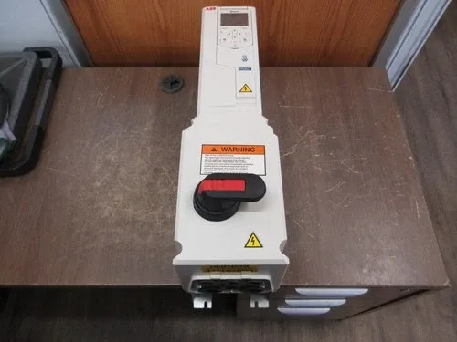 ABB ACH580 AC Drive ACH580-01-017A-2+0J400+P922 5HP 3Ph with Disconnect with Keypad 2