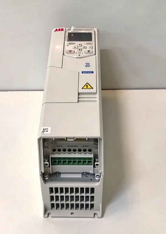 ABB HVAC Drives ACH580-01-017A-6 15HP 575V 17.0A AVM 01