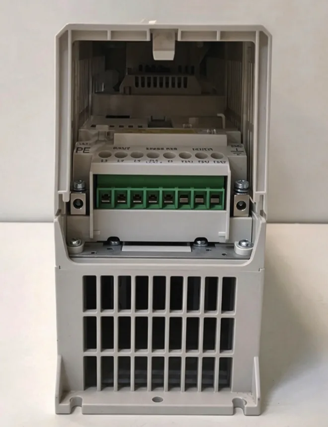 ABB HVAC Drives ACH580-01-017A-6 15HP 575V 17.0A AVM 01 3