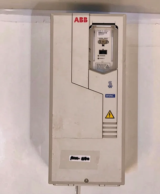 ABB AC Drive ACH580-01-027A-4+P940 20HP 3Ph 27A 400/480VAC AVM 170
