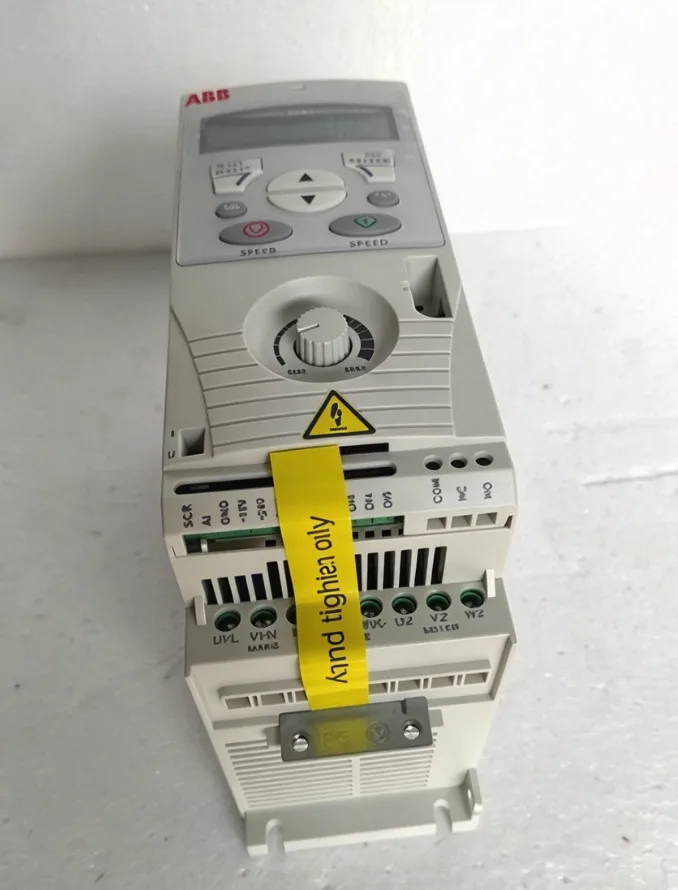ABB INVERTER DRIVE ACS150-03U-02A4-4 2