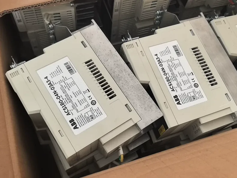 ABB ACS180-04N-03A3-4 Frequency Converter 2