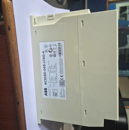 ABB ACS180-04S-17A0-4 Frequency Converter 3