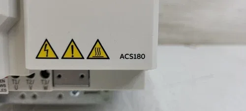 ABB ACS180-04S-25A0-2 AC Drive 7.5HP 240V 3-Phase Wall Mount IP20 4