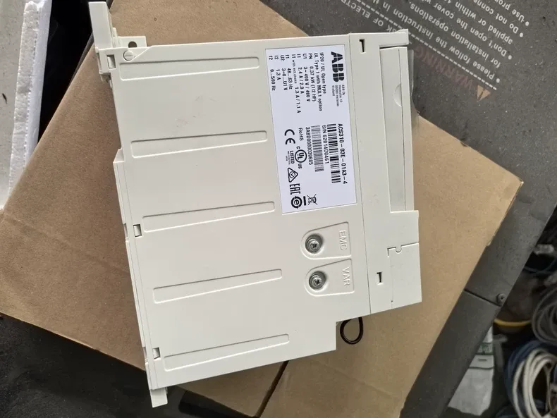 ABB Inverter ACS310 ACS310-03E-01A3-4 380V 0.37KW 2