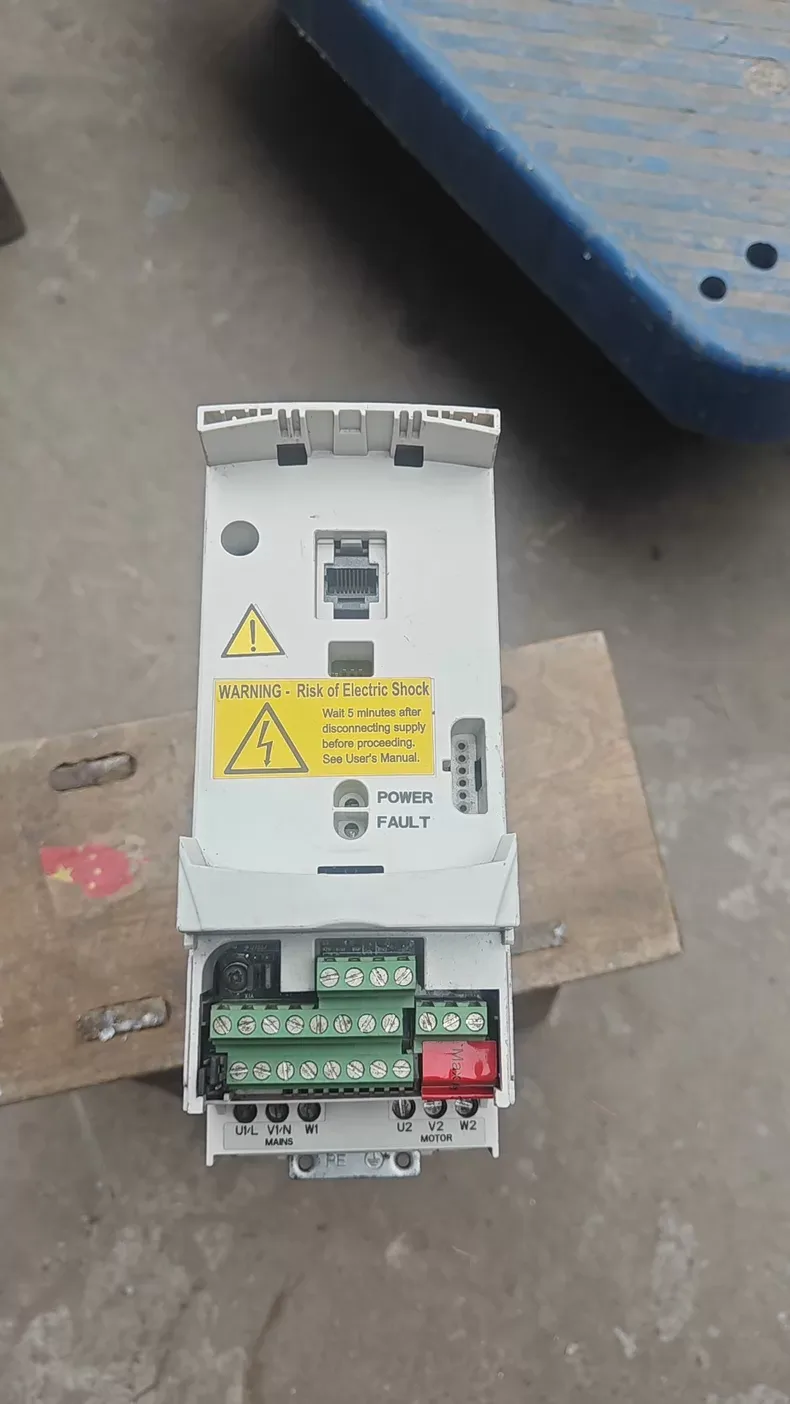 ABB ACS310-03E-08A0-4 frequency converter