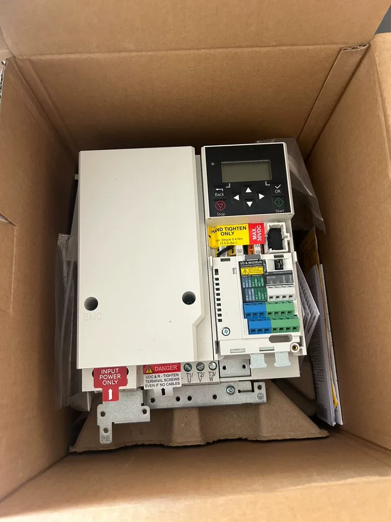 ABB Inverter ACS355-03E-04A7-2 3P AC200V ~ 240V 0.75KW