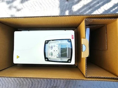 ABB ACS355-03U-08A8-4+B063 AC VARIABLE FREQUENCY DRIVE VFD 4