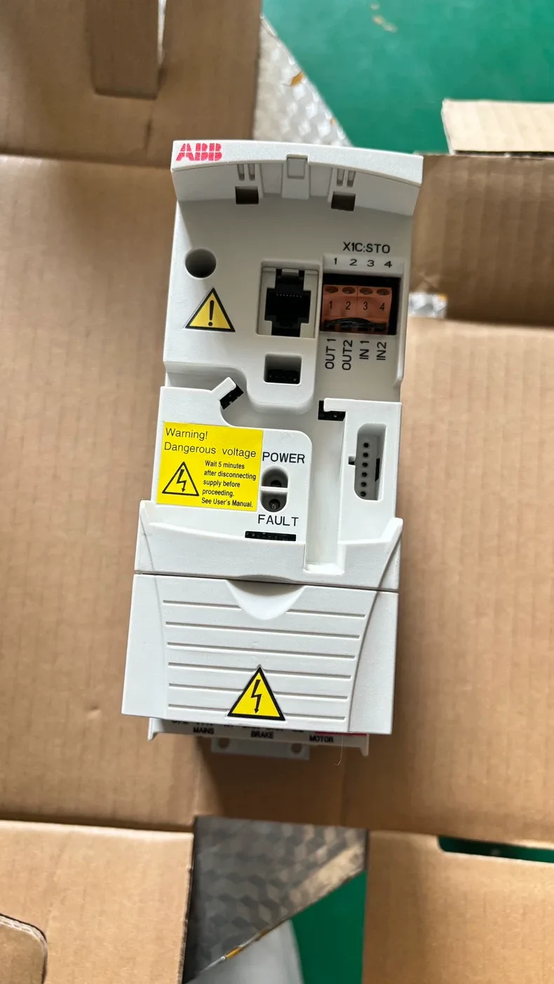 ABB ACS355-03E-04A1-4+J400