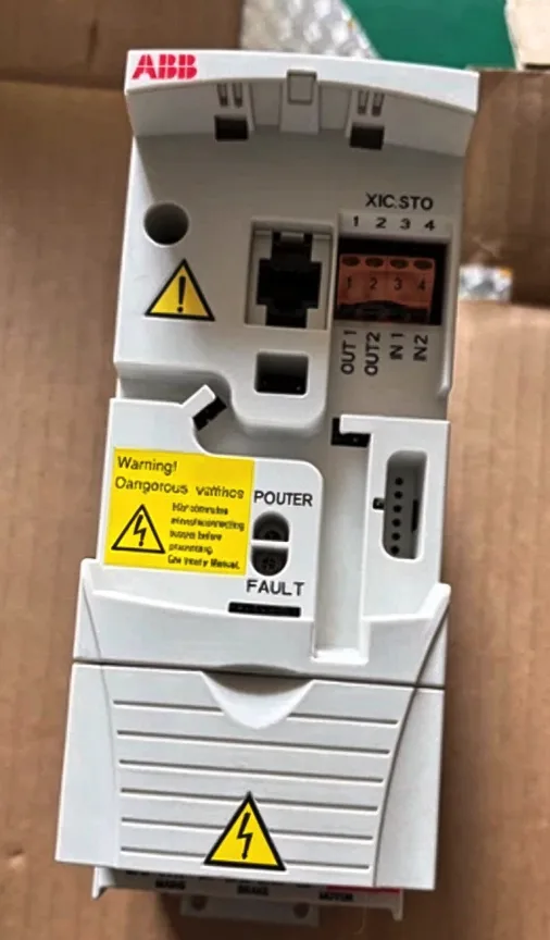 ABB ACS355-03E-05A6-4-J400
