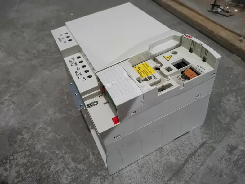 ABB ACS355-03E-31A0-4 3