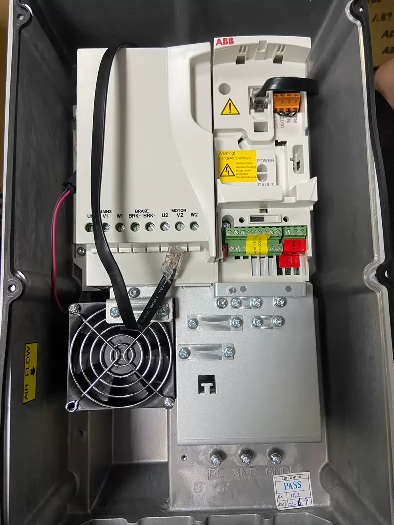 ABB Inverter ACS355-03E-12A5-4+B063 3P AC380V ~ 480V 5.5KW 2