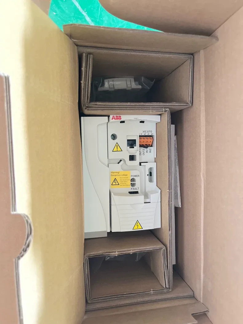 ABB ACS355-03U-07A5-2+J400 Frequency converter