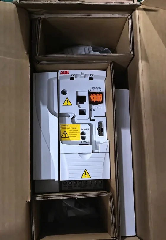 ABB ACS355-03U-17A6-2+J400 Inverter 2