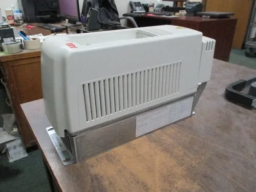 ABB ACS800 AC Drive ACS800-01-0009-5+E202+K451+L502+N653+R700 7.5HP 3Ph 2