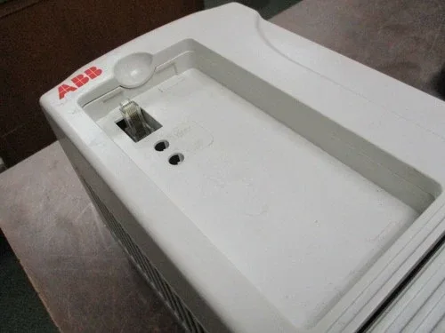 ABB ACS800 AC Drive ACS800-01-0009-5+E202+K451+L502+N653+R700 7.5HP 3Ph 4