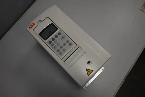 ABB ACS800-01-0011-5+K454+P901+Q950 Frequency Converter Drive 7.5kW 3 × 380-500V 2