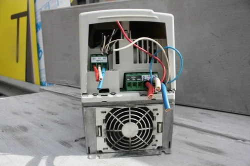 ABB 15KW VSD Variable Speed Drive IP21 UL T ACS800-01-0020-3+E200+P901+P904 3