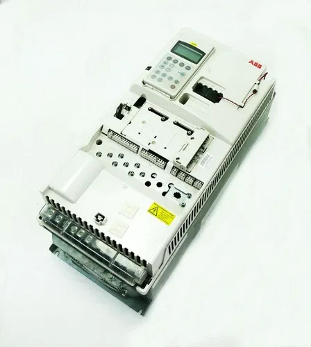 ABB ACS800-04-0040-3+E200+J400+K467+L509+N651+P901+R701 37kW Inverter 3