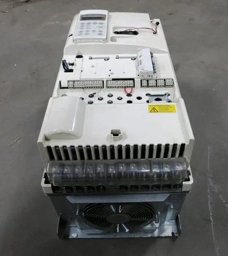 ABB ACS800-04-0060-5 60HP AC VS Drive 480V 79A 60 HP ACS-800 ACS8000400605 4