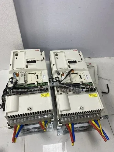 ABB ACS 800 ACS800-04-0075-3+E200+J400+K458+Q950 145 AMP VFD DRIVE 75 Kw