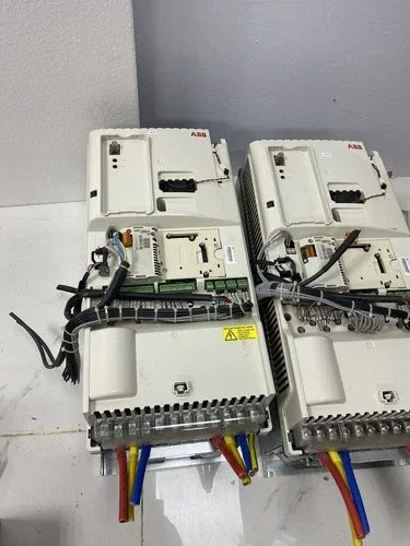 ABB ACS 800 ACS800-04-0075-3+E200+J400+K458+Q950 145 AMP VFD DRIVE 75 Kw 2