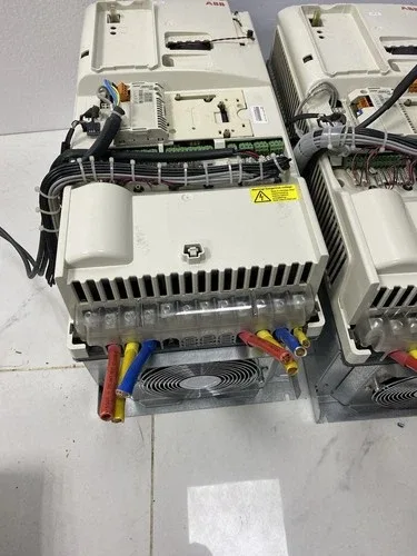 ABB ACS 800 ACS800-04-0075-3+E200+J400+K458+Q950 145 AMP VFD DRIVE 75 Kw 4