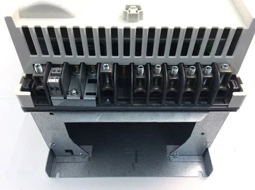 ABB Oy ACS800-104-0040-3 37kW DC input 4