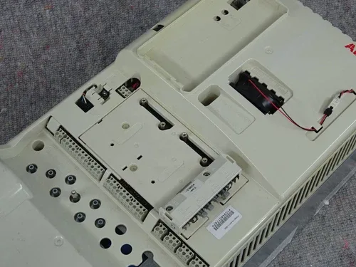 ABB ACS800 ACS800-104-0040-3+Q950 72A 2