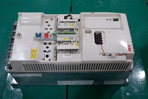 ABB Industrial Drives Acs800 Inverter 500V 65A Acs800-104-0050-5+N652 Acs8001040