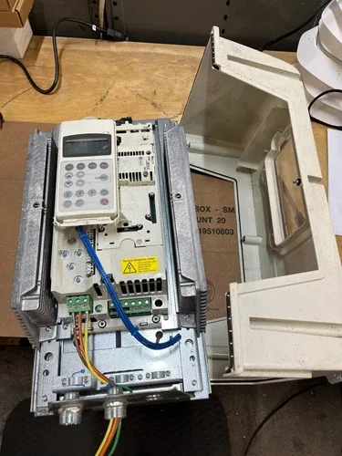ABB / ITT PumpStart ACS800-ITTU1-0009-5+P901 Variable Frequency Drive 7.5 HP