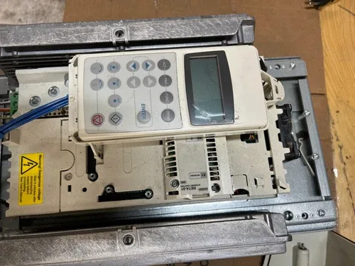 ABB / ITT PumpStart ACS800-ITTU1-0009-5+P901 Variable Frequency Drive 7.5 HP 3