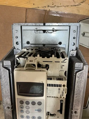 ABB / ITT PumpStart ACS800-ITTU1-0009-5+P901 Variable Frequency Drive 7.5 HP 4