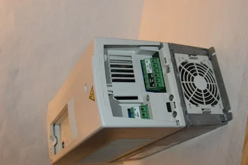 ABB 25HP VFD AC Drive 380-500v 3ph ACS800-ITTU1-0025-5+P901 ACS800 18.5 Kw 4